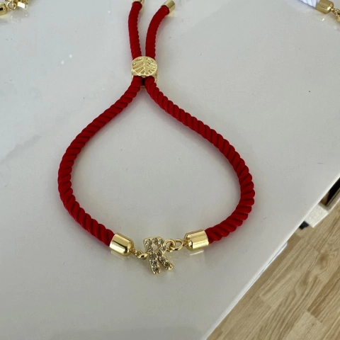 Pulsera inicial cordón rojo