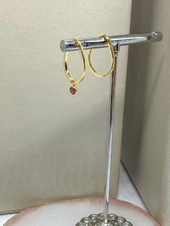 Brinco Argola Gota e 1 Zircônia - comprar online