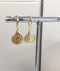 Brinco Argola Medalha São Bento