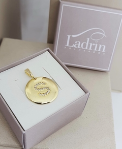 Pingente Medalha Letra - S