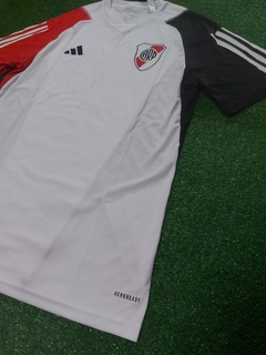 Remera entrenamiento 2024 en internet