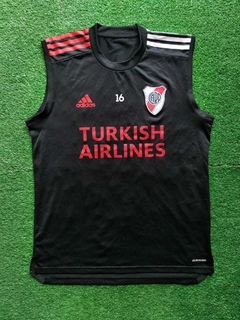 Musculosa entrenamiento negra 2021 talle M - tienda online
