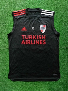 Musculosa entrenamiento negra 2021 talle M - tienda online