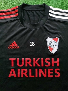 Musculosa entrenamiento negra 2021 talle M - Indumentaria Monumental