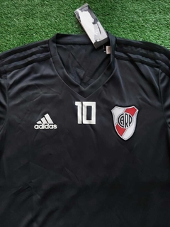 Remera entrenamiento gris 2018 estampada talle S - comprar online