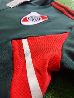 Campera conjunto concentración 2023 en internet