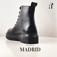 Borcego Madrid - átika store