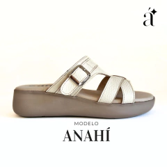 Sandalia Anahí en internet