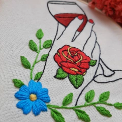 Quadro bastidor bordado - Vinho - comprar online