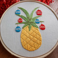 Quadro bastidor bordado - Natal Tropical - loja online