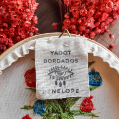 Quadro bastidor bordado - Natal Tropical