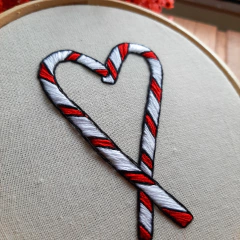 Quadro bastidor bordado - Bengala Natalina na internet