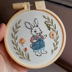 Imagem do e-book - Animais de roupa - Coleção de Riscos para Bordar