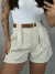Shorts Listrado Alfaiataria com cinto