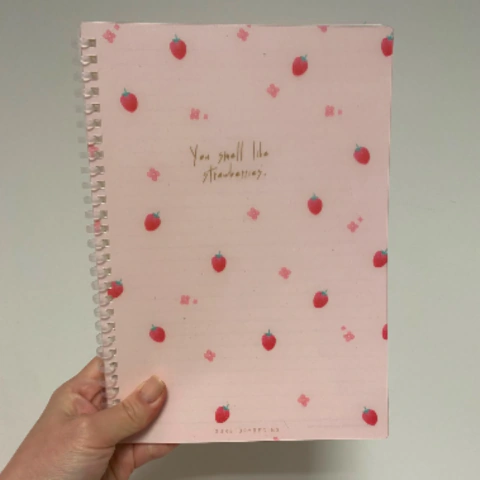 Imagem do Caderno Morangos Tamanhos B5 ou A5 Design Coreano
