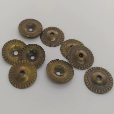 Chapa bronce x 40 unidades