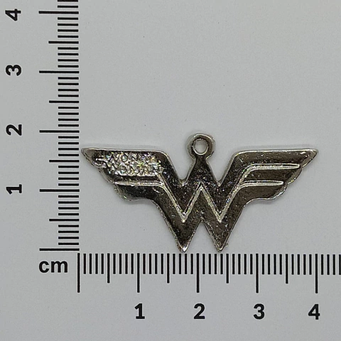 Dije mujer maravilla x 25 gramos