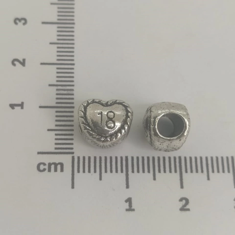 Pasante separador corazón 18 años x 25 grs.