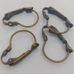 Gancho de bronce 2cm x 25 unidades