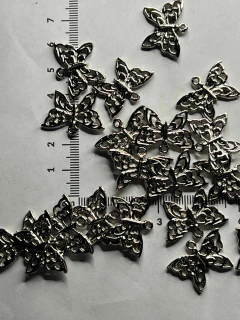 Dije mariposa con detalles x 25 gramos - comprar online