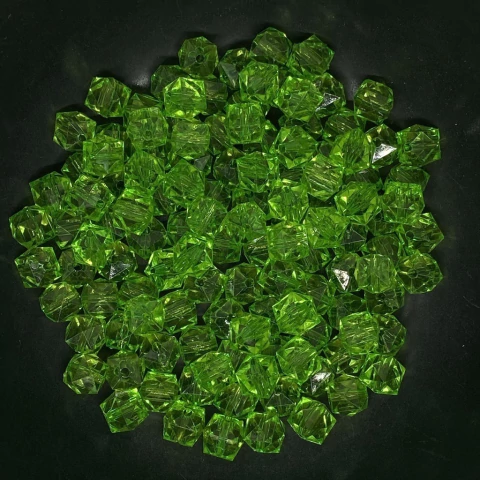 Conta Quadrada Acrílica 8mm Verde 200 Und