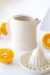 Jarra de porcelana con exprimidor Agustina - comprar online