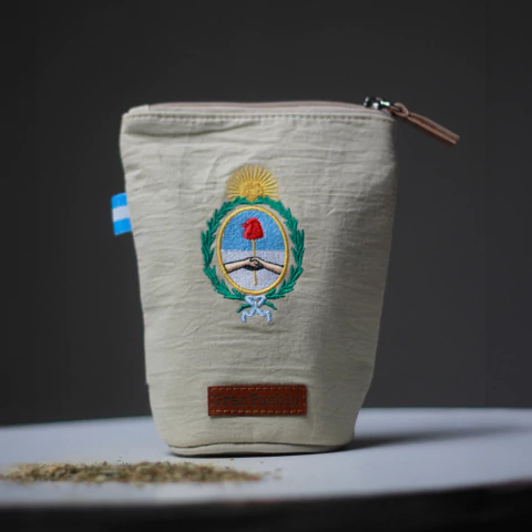 Yerbera de tela bordada - Escudo nacional