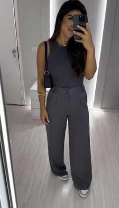Calça Paris (sucesso de vendas) na internet