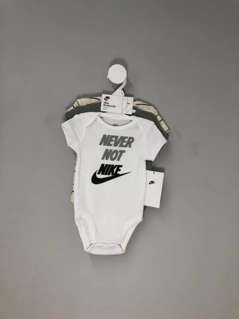 Kit Body Nike com 3 peças Novo
