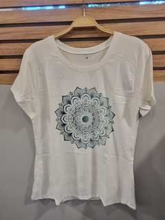 Blusa Mada na internet
