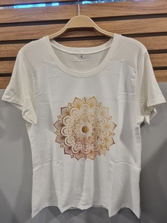 Blusa Mada na internet