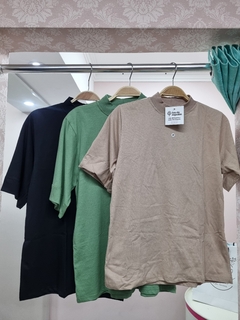 Camiseta gola alta - comprar online
