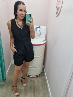 Conjunto Colete + Shorts na internet