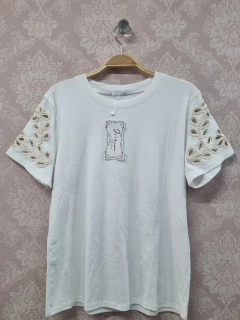 Blusa Bordada - Varal da Cris Moda Feminina 