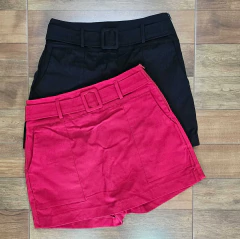 Saia Shorts - preto na internet