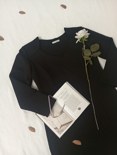 Vestido tubinho preto mangas longas - GG na internet