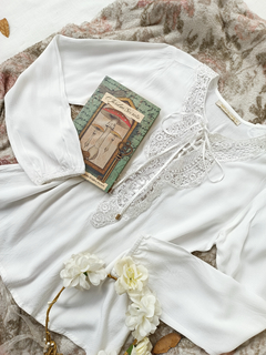 Blusa Branca com renda mangas longas - P/PP