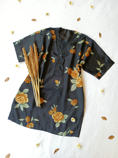 Imagem do Robe/camisola ou camisa alongada preta floral - G