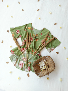 Imagem do Blusa verde floral mullet de babados - M