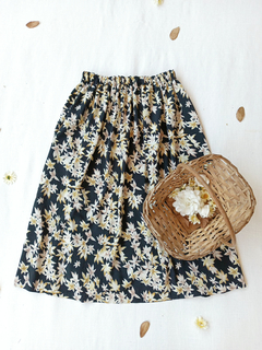 Saia midi preta floral - M - loja online