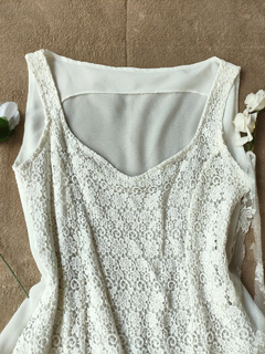 Blusa de delicada romântica com renda branca off white - P - Themargare