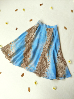 Imagem do Saia midi godê de azul floral e oncinha - M