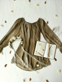 Imagem do Blusa bege ciganinha mangas bufantes - GG