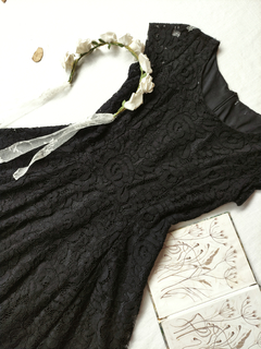 Vestido de renda preto evasê- P - Themargare