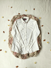 Camisa branca bordado floral na golinha Charri - P