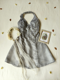 Vestido cinza claro de organza com renda bordada - M - Themargare