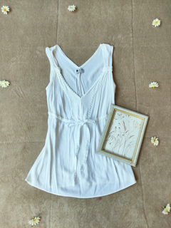 Blusa off white branca amassadinha - P