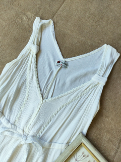 Blusa off white branca amassadinha - P - comprar online