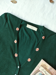 Blusa cardigã verde esmeralda bordada - M/G - loja online
