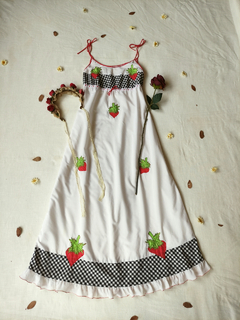 Camisola branca longa moranguinhos - P/M